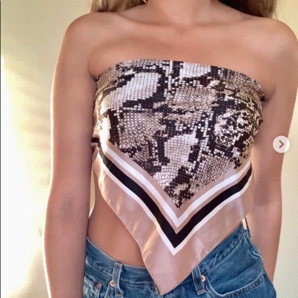 SCARF TOP